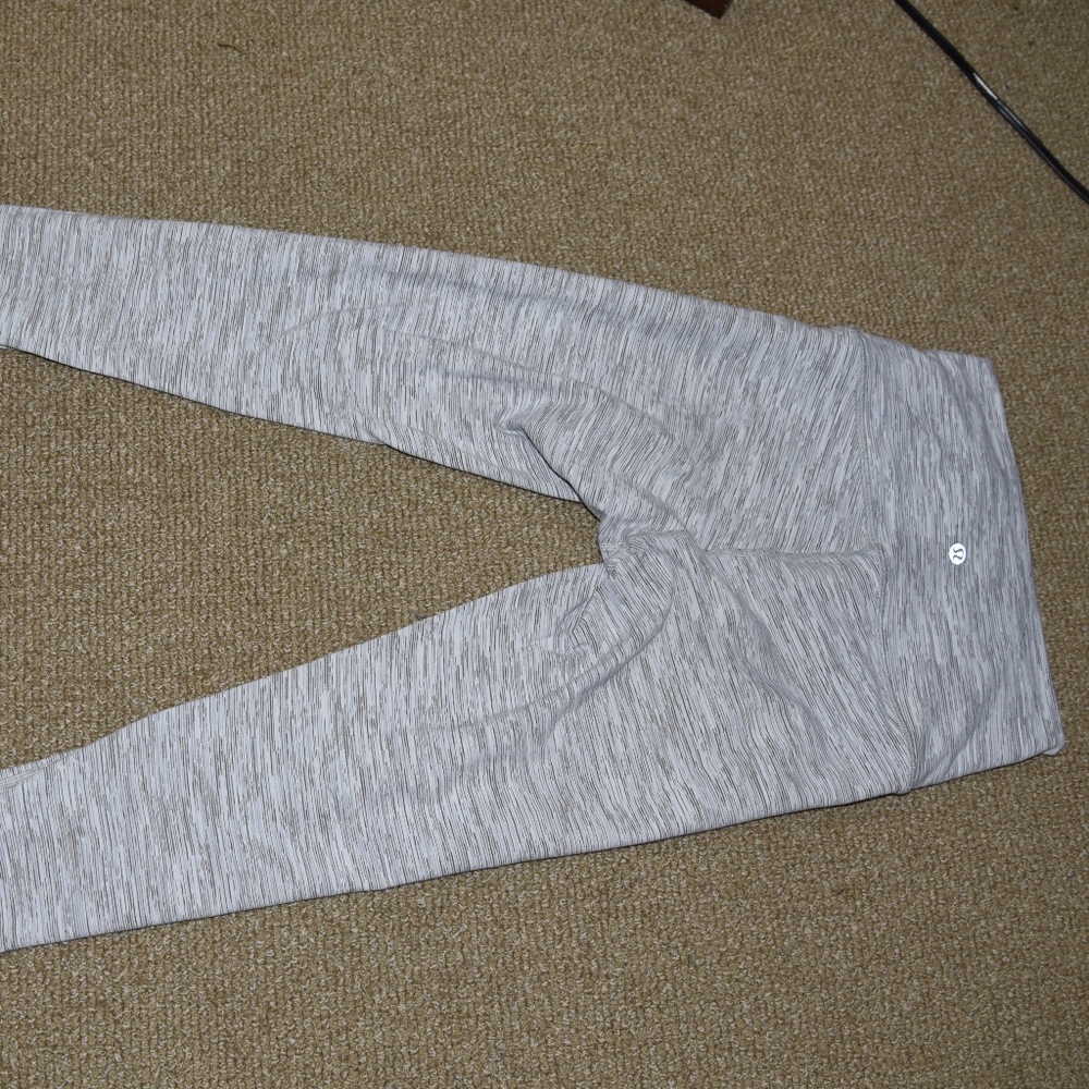 Lululemon leggings size 4